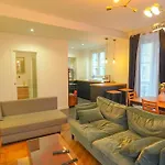 6 Chic Spacious Flat Moulin Rouge