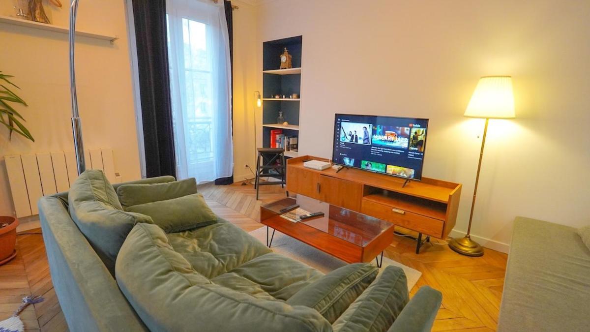 6 Chic Spacious Flat Moulin Rouge * Parijs